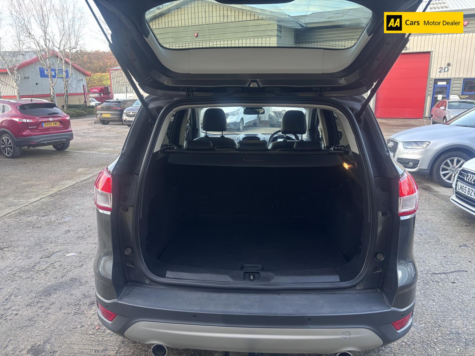 Ford Kuga 2.0 TDCi Titanium SUV 5dr Diesel Manual 2WD Euro 6 (s/s) (150 ps)