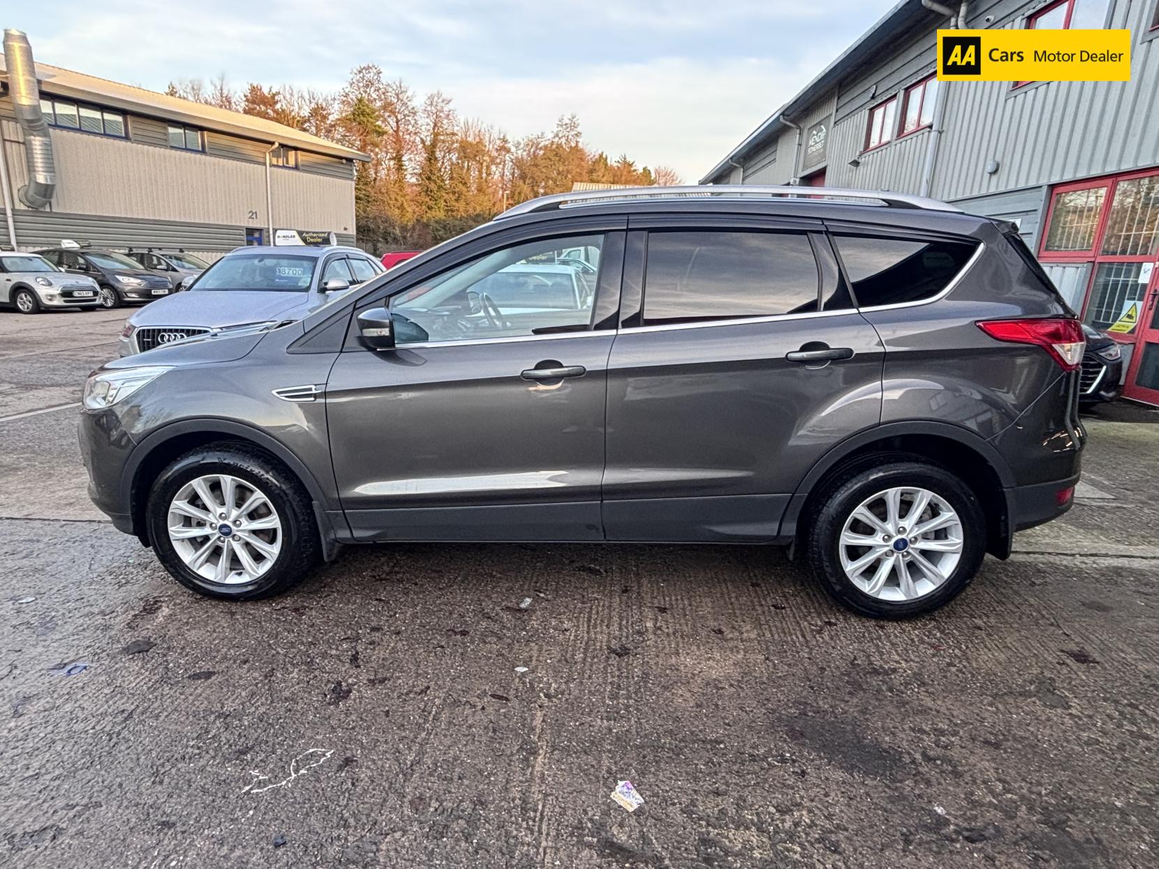 Ford Kuga 2.0 TDCi Titanium SUV 5dr Diesel Manual 2WD Euro 6 (s/s) (150 ps)