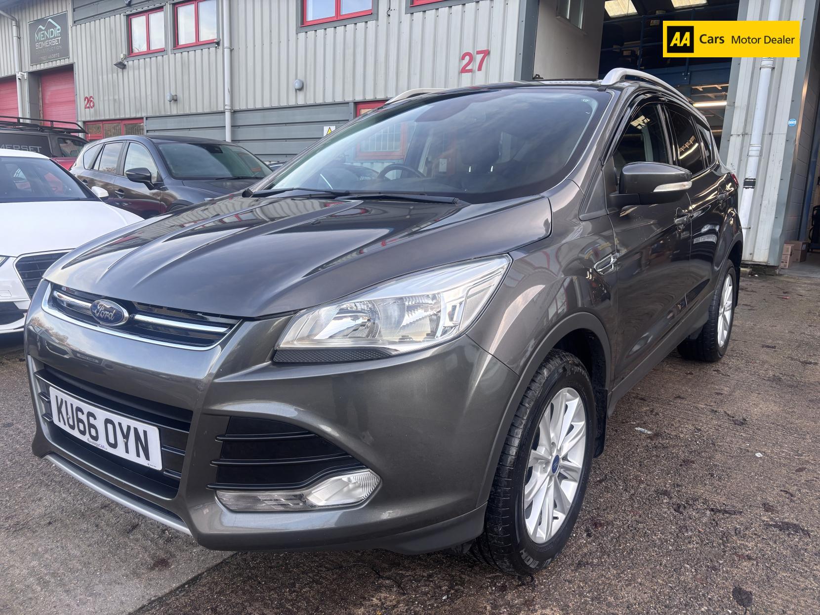 Ford Kuga 2.0 TDCi Titanium SUV 5dr Diesel Manual 2WD Euro 6 (s/s) (150 ps)