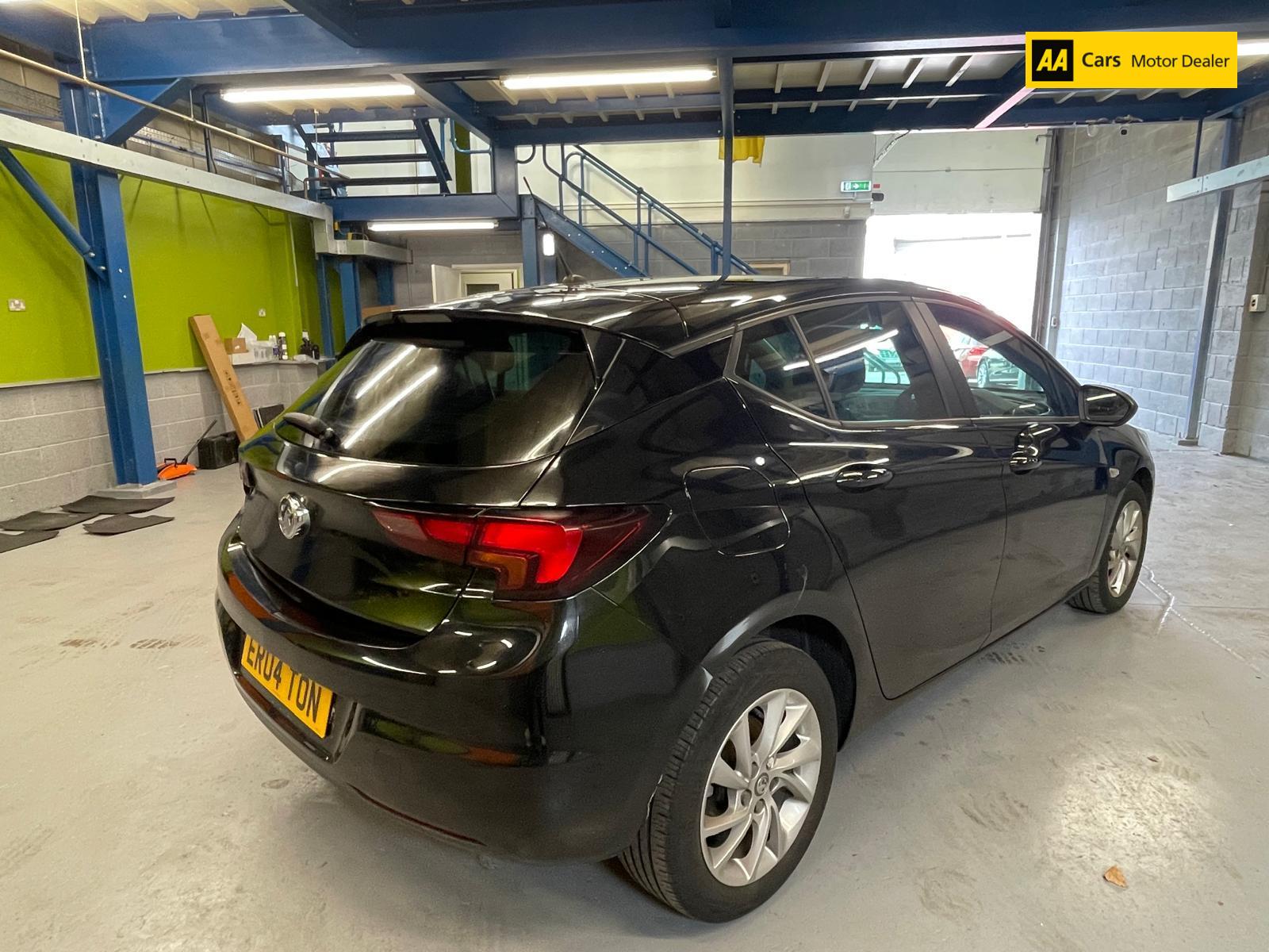 Vauxhall Astra 1.6 CDTi ecoTEC BlueInjection Design Hatchback 5dr Diesel Manual Euro 6 (s/s) (110 ps)