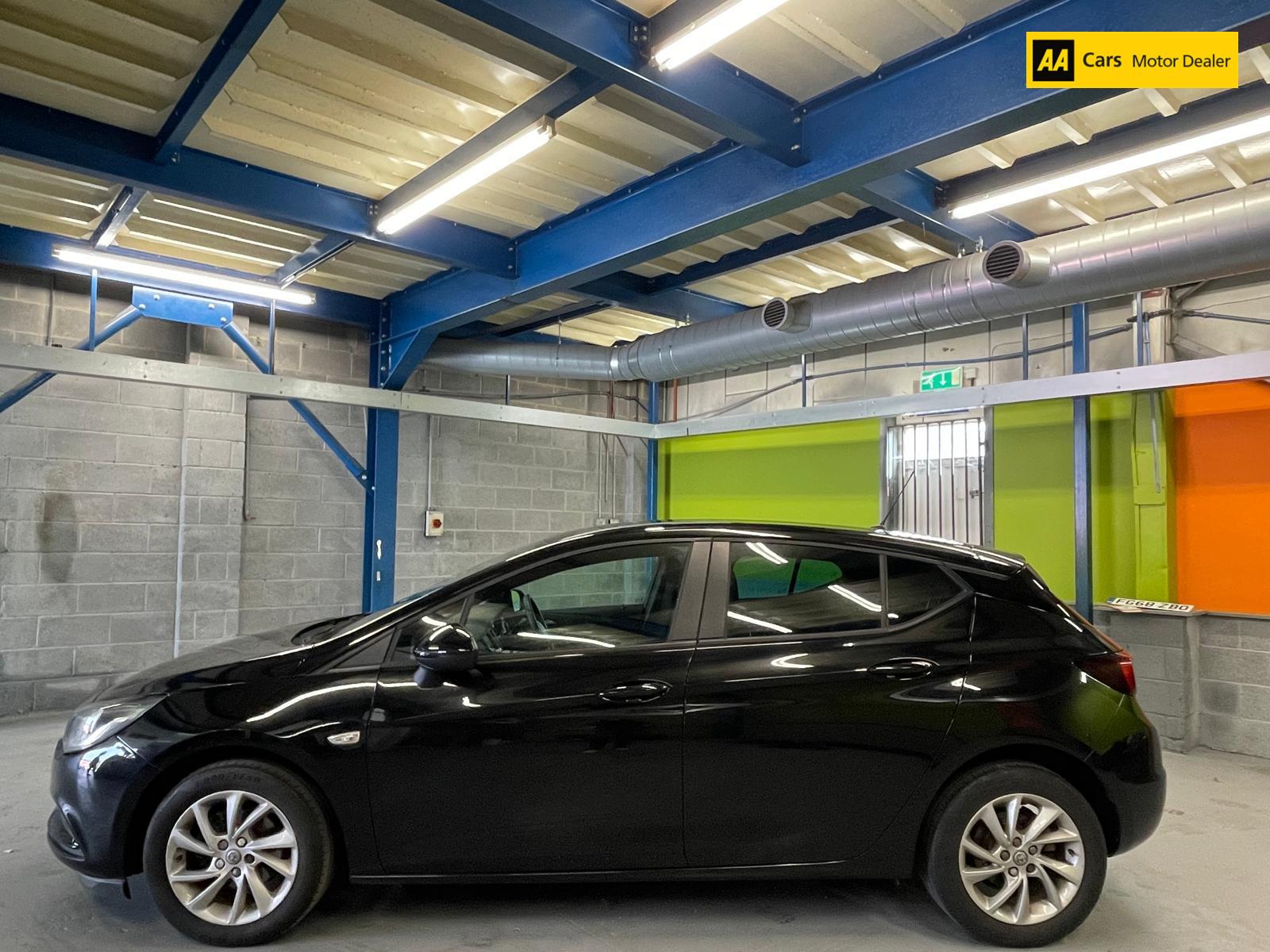 Vauxhall Astra 1.6 CDTi ecoTEC BlueInjection Design Hatchback 5dr Diesel Manual Euro 6 (s/s) (110 ps)