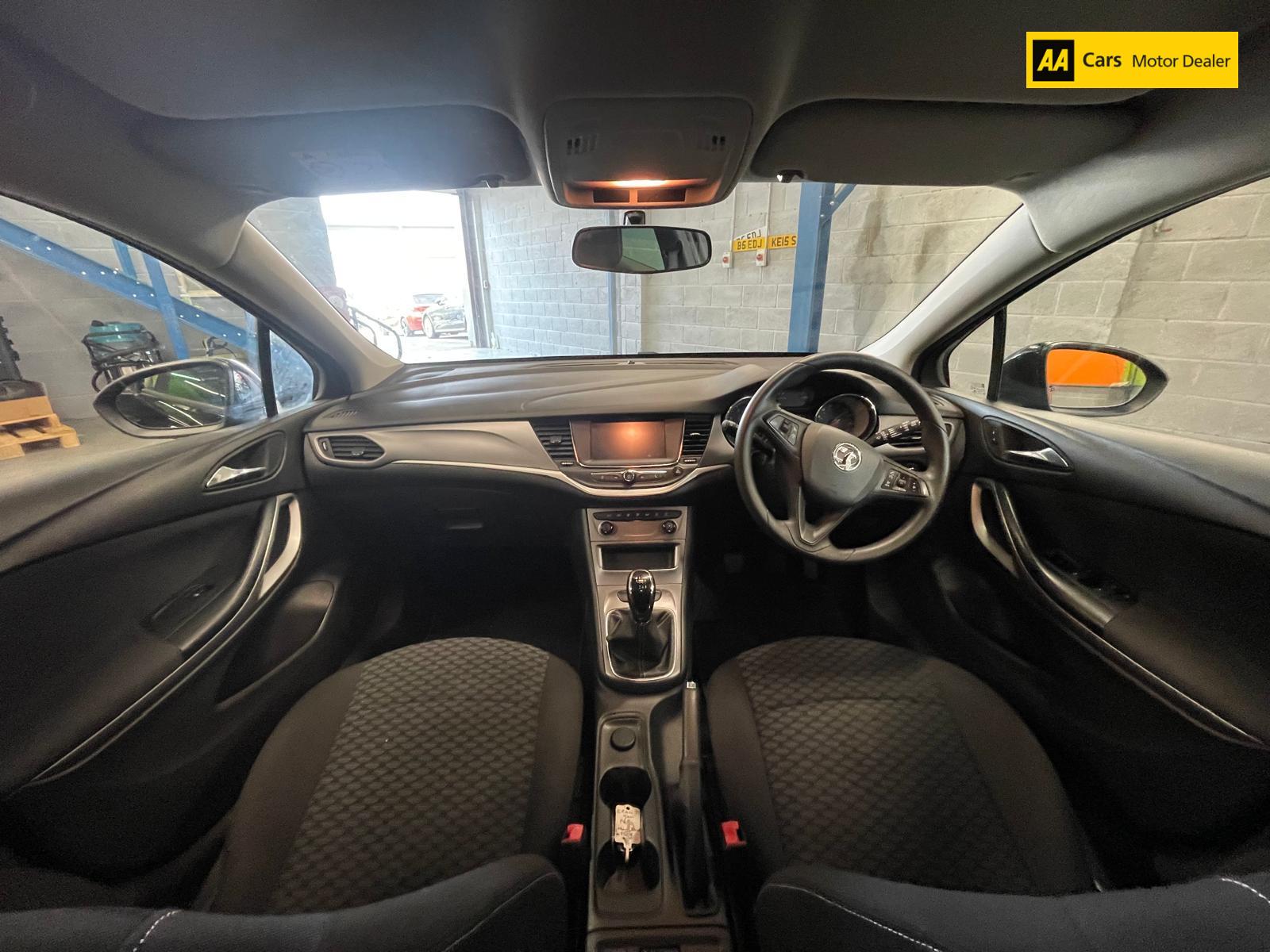 Vauxhall Astra 1.6 CDTi ecoTEC BlueInjection Design Hatchback 5dr Diesel Manual Euro 6 (s/s) (110 ps)
