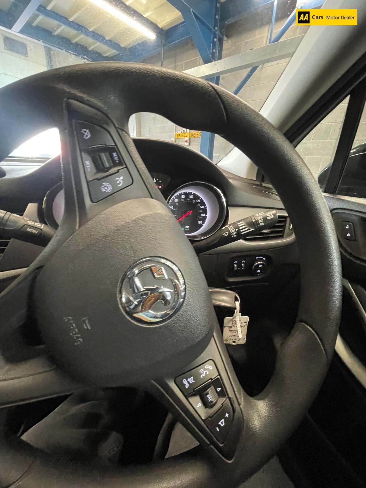 Vauxhall Astra 1.6 CDTi ecoTEC BlueInjection Design Hatchback 5dr Diesel Manual Euro 6 (s/s) (110 ps)