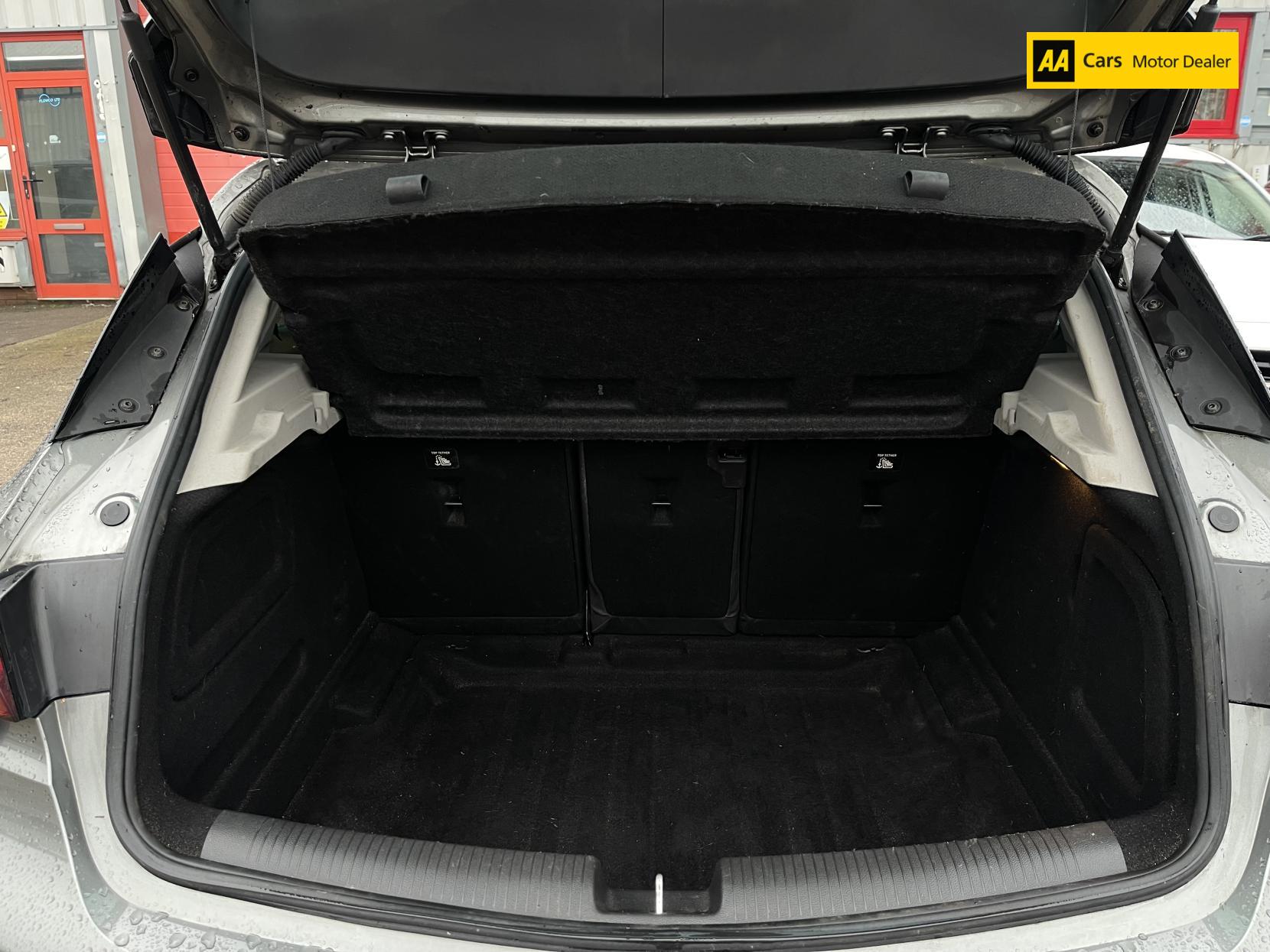 Vauxhall Astra 1.6 CDTi BiTurbo Elite Nav Hatchback 5dr Diesel Manual Euro 6 (s/s) (160 ps)