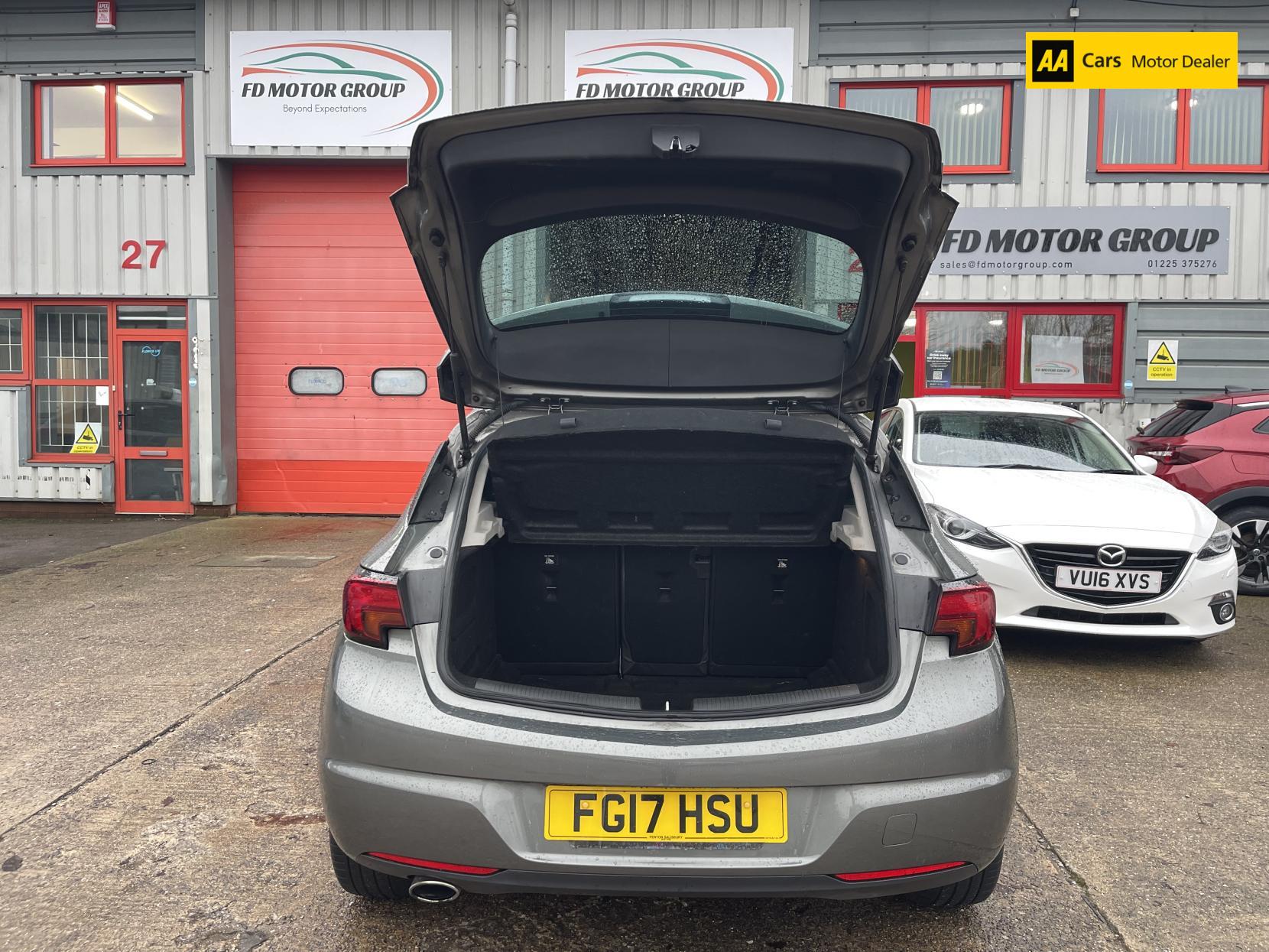 Vauxhall Astra 1.6 CDTi BiTurbo Elite Nav Hatchback 5dr Diesel Manual Euro 6 (s/s) (160 ps)