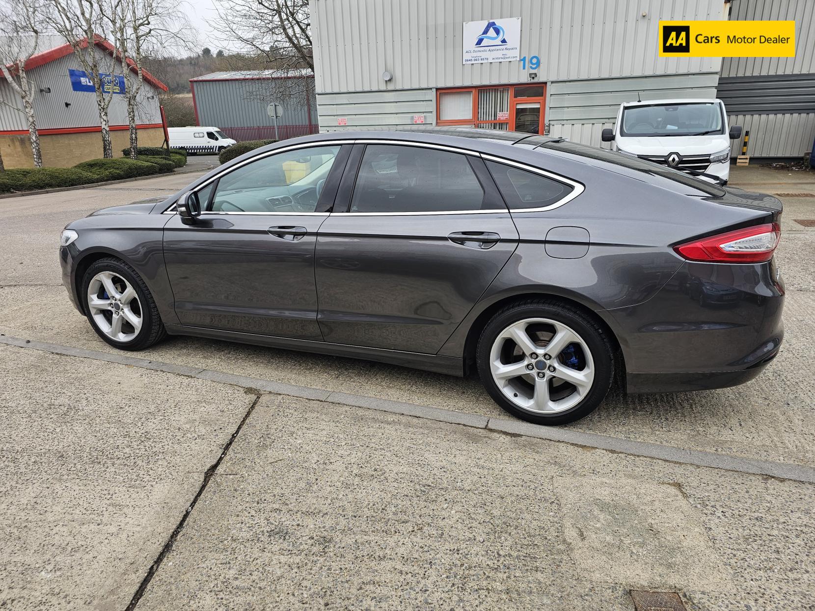 Ford Mondeo 2.0 TDCi Titanium Hatchback 5dr Diesel Manual Euro 6 (s/s) (150 ps)