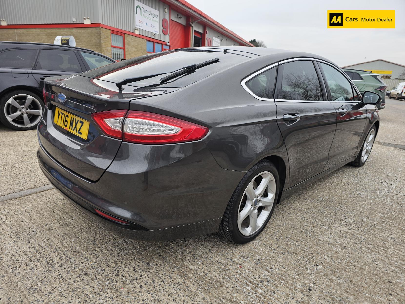 Ford Mondeo 2.0 TDCi Titanium Hatchback 5dr Diesel Manual Euro 6 (s/s) (150 ps)